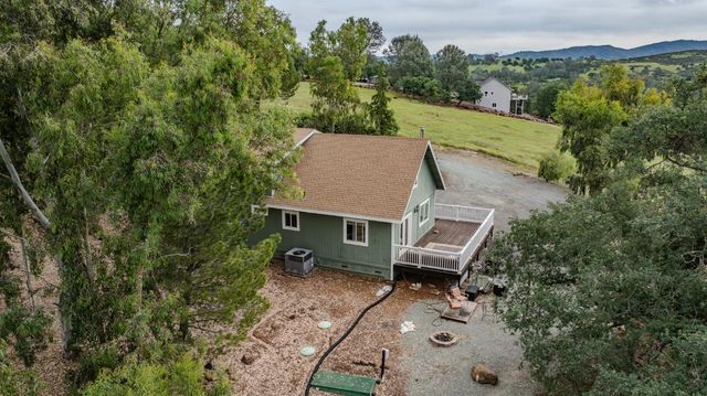 7067 Cane Ln, Valley Springs, CA 95252