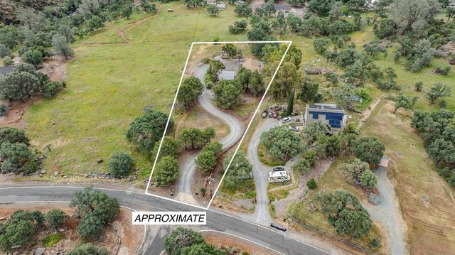 7067 Cane Ln, Valley Springs, CA 95252