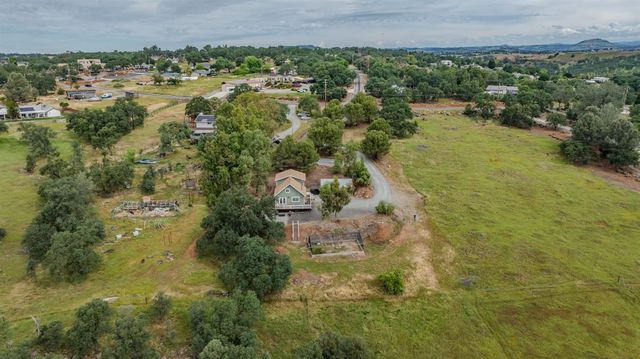 7067 Cane Ln, Valley Springs, CA 95252