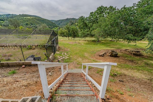 7067 Cane Ln, Valley Springs, CA 95252