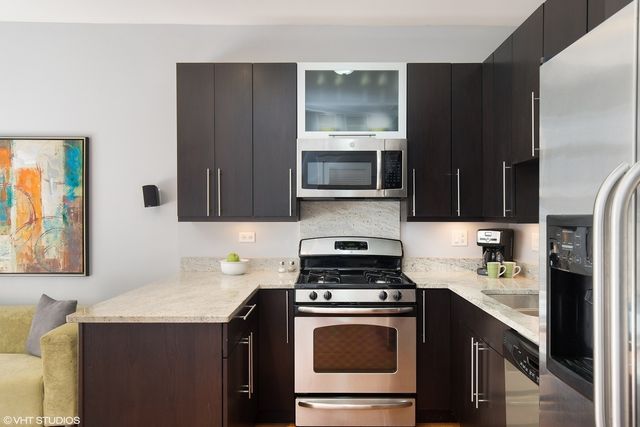 1162 W Hubbard Street 104, Chicago, IL 60642