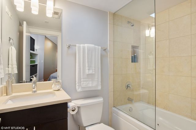 1162 W Hubbard Street 104, Chicago, IL 60642