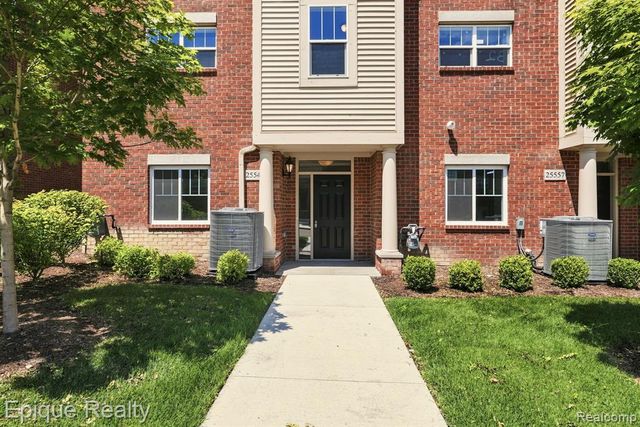 25549 Grandview Lane 31, Novi, MI 48375