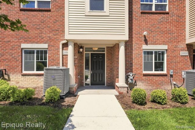 25549 Grandview Lane 31, Novi, MI 48375