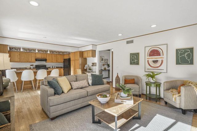 3723 Meadowbrooke CIRCLE, De Forest, WI 53532