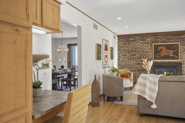 3723 Meadowbrooke CIRCLE, De Forest, WI 53532