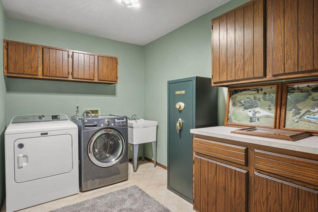 3723 Meadowbrooke CIRCLE, De Forest, WI 53532