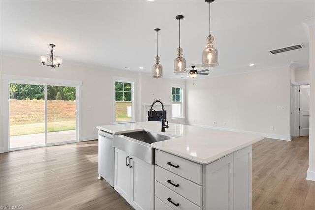 1998 Abbotts Vista Drive, Kernersville, NC 27284