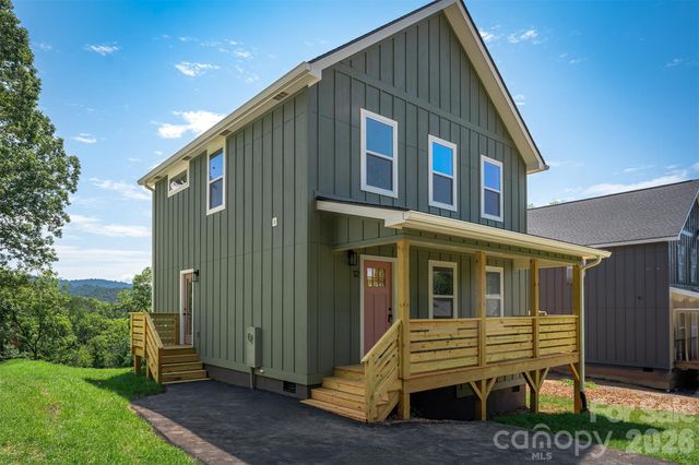 12 Crestfield Avenue, Woodfin, NC 28804