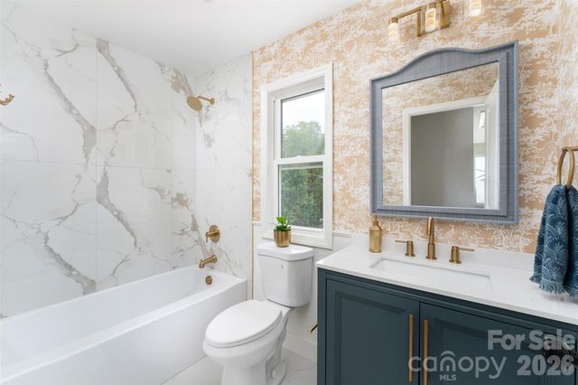 12 Crestfield Avenue, Woodfin, NC 28804