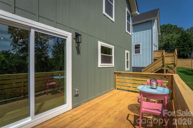 12 Crestfield Avenue, Woodfin, NC 28804