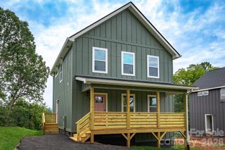 12 Crestfield Avenue, Woodfin, NC 28804