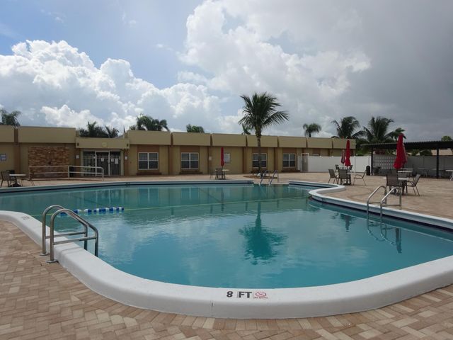 2864 E Crosley Dr Drive E A, West Palm Beach, FL 33415