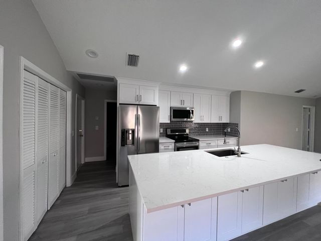 1596 Hawthorne Place, Wellington, FL 33414