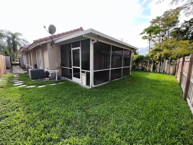 1596 Hawthorne Place, Wellington, FL 33414
