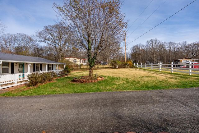 997 Toytown Rd., Amherst, VA 24521