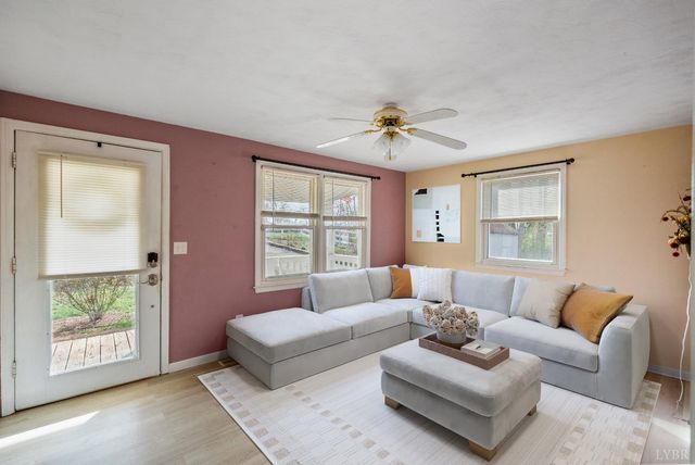 997 Toytown Rd., Amherst, VA 24521