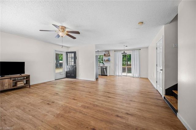 1111 5th Avenue, Lexington, NC 27295