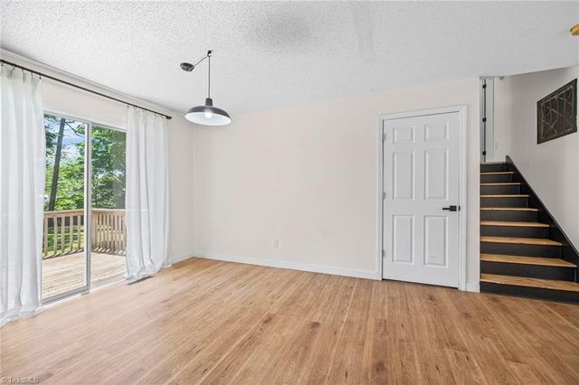 1111 5th Avenue, Lexington, NC 27295