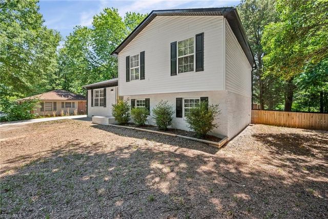 1111 5th Avenue, Lexington, NC 27295