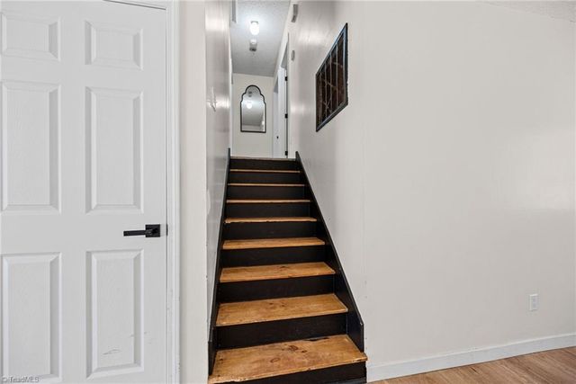 1111 5th Avenue, Lexington, NC 27295