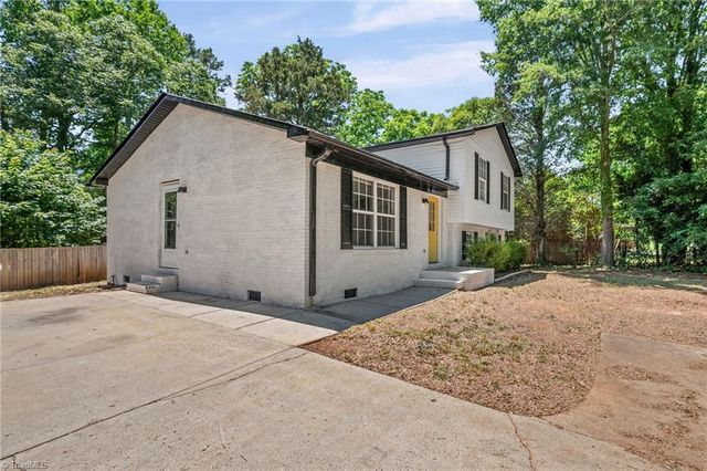 1111 5th Avenue, Lexington, NC 27295