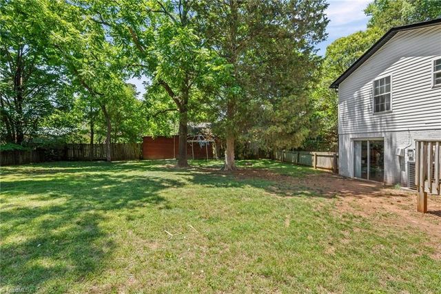 1111 5th Avenue, Lexington, NC 27295