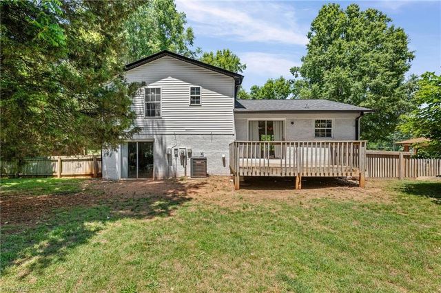 1111 5th Avenue, Lexington, NC 27295