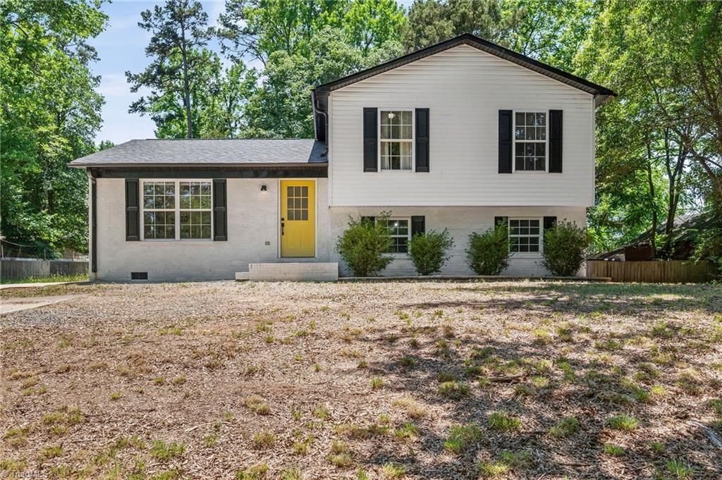 1111 5th Avenue, Lexington, NC 27295
