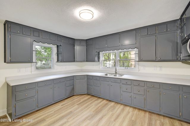 1120 Tennessee Ave, Louisville, KY 40208