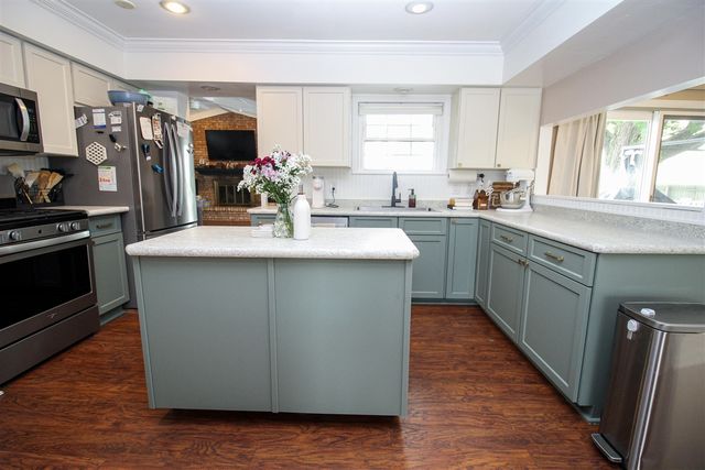 10577 S Sprinkle Road, Vicksburg, MI 49097