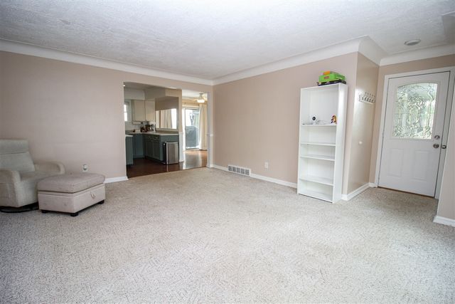 10577 S Sprinkle Road, Vicksburg, MI 49097