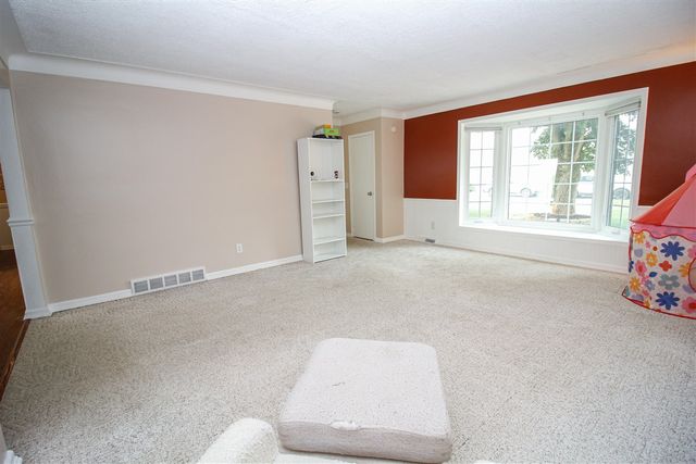 10577 S Sprinkle Road, Vicksburg, MI 49097