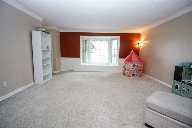 10577 S Sprinkle Road, Vicksburg, MI 49097
