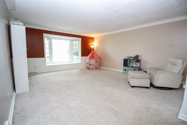 10577 S Sprinkle Road, Vicksburg, MI 49097