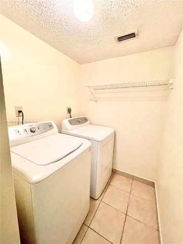 251 W Palm Cir W 206, Pembroke Pines, FL 33025