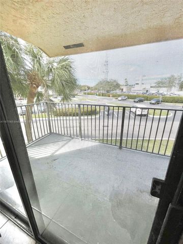 251 W Palm Cir W 206, Pembroke Pines, FL 33025