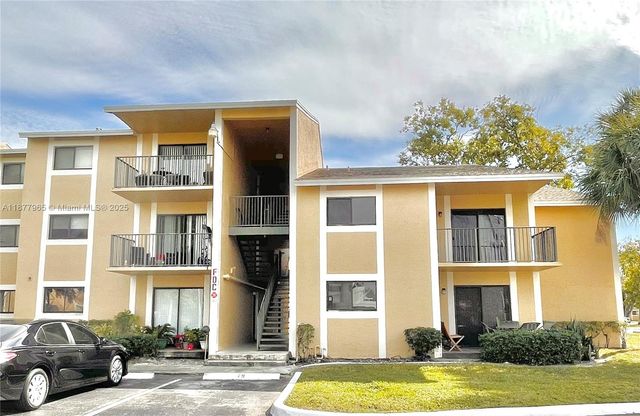 251 W Palm Cir W 206, Pembroke Pines, FL 33025