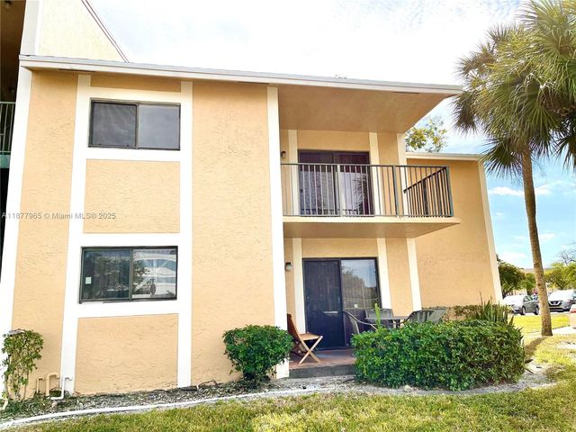 251 W Palm Cir W 206, Pembroke Pines, FL 33025