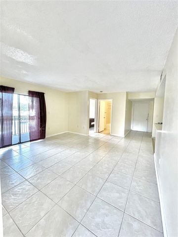251 W Palm Cir W 206, Pembroke Pines, FL 33025