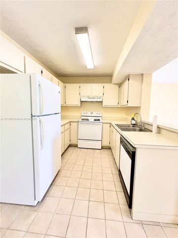 251 W Palm Cir W 206, Pembroke Pines, FL 33025