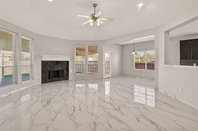 71 N Forrest Avenue, La Porte, TX 77571