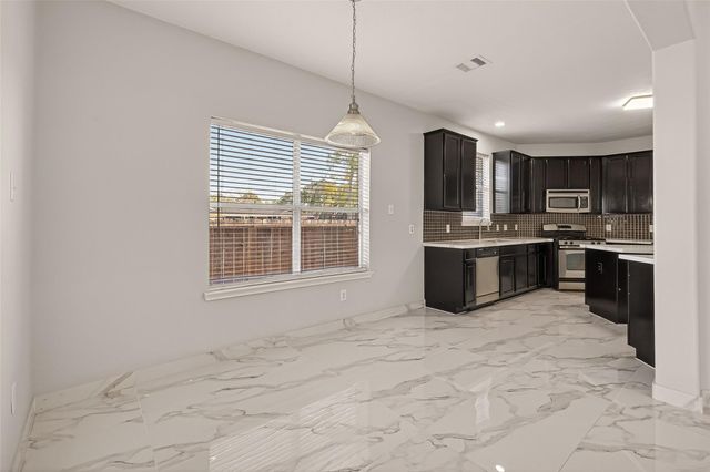 71 N Forrest Avenue, La Porte, TX 77571