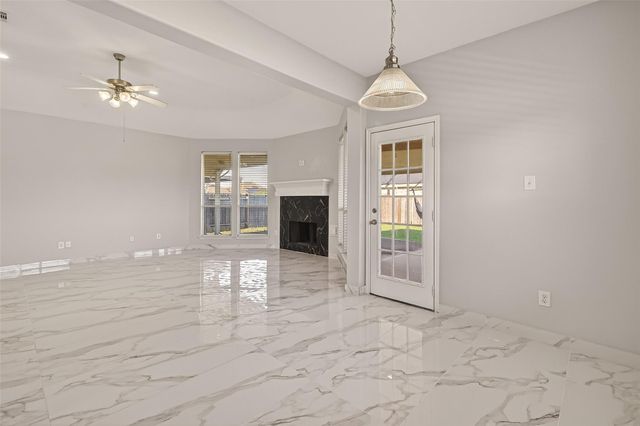 71 N Forrest Avenue, La Porte, TX 77571