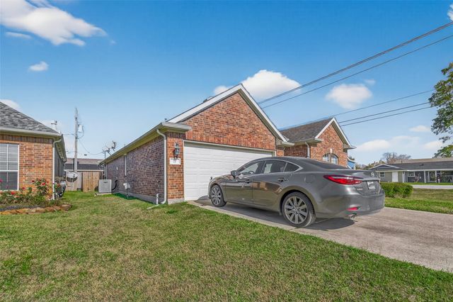 71 N Forrest Avenue, La Porte, TX 77571