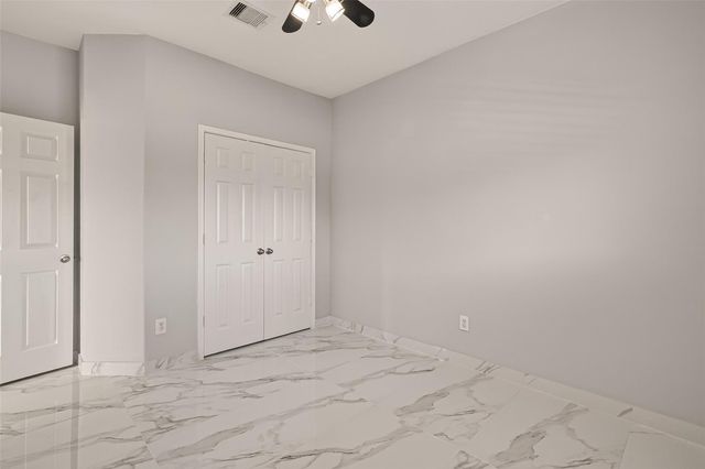 71 N Forrest Avenue, La Porte, TX 77571