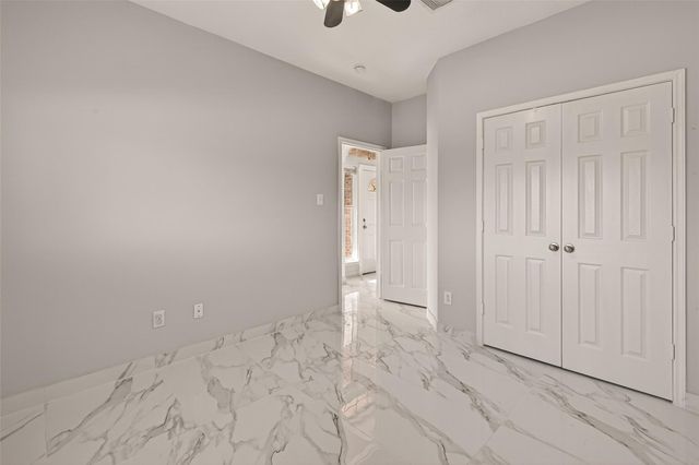 71 N Forrest Avenue, La Porte, TX 77571