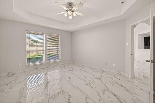 71 N Forrest Avenue, La Porte, TX 77571