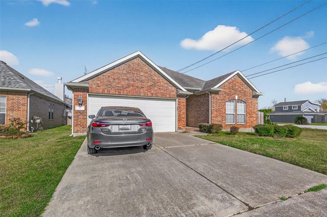 71 N Forrest Avenue, La Porte, TX 77571