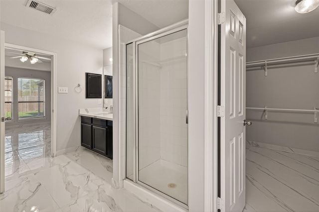 71 N Forrest Avenue, La Porte, TX 77571